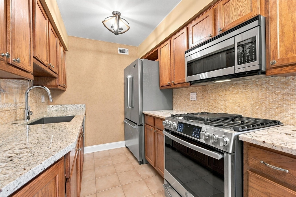 1627 N Windsor Drive - Photo 22