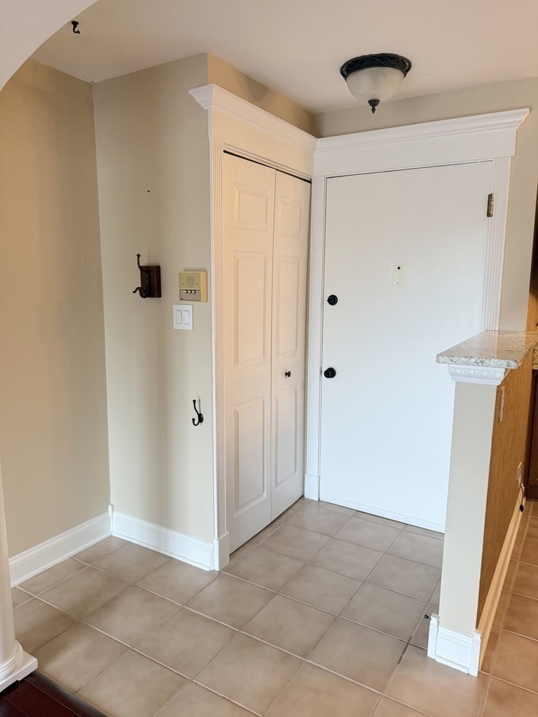 1627 N Windsor Drive - Photo 2