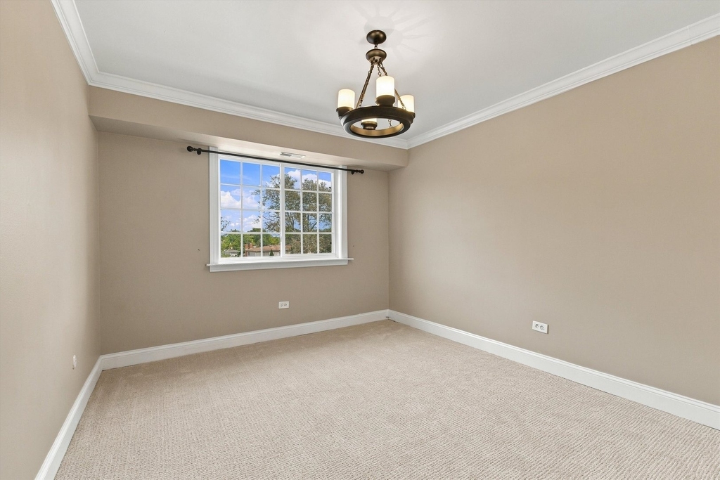 1627 N Windsor Drive - Photo 18