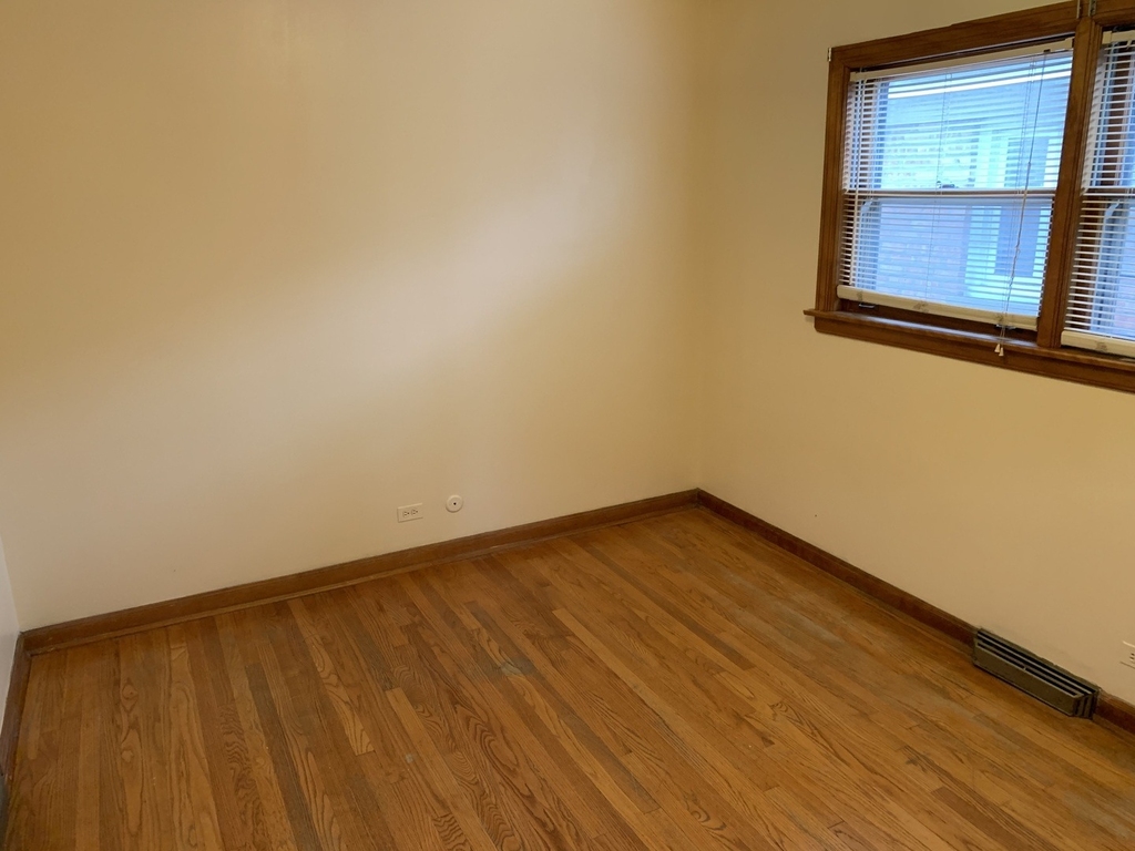3826 Clarence Avenue - Photo 20