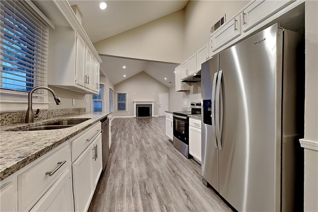 1330 Burning Bush Drive - Photo 4