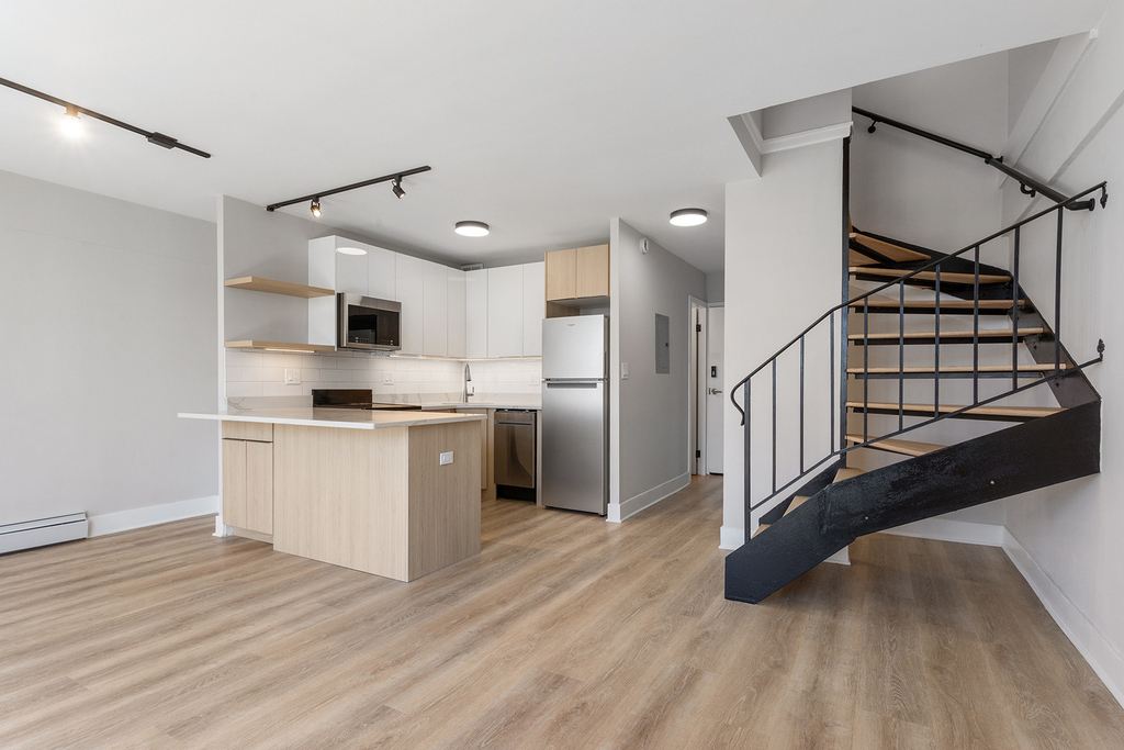 6166 N Sheridan Road - Photo 2