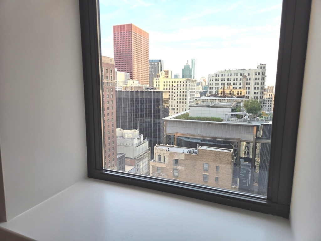 8 W Monroe Street - Photo 5
