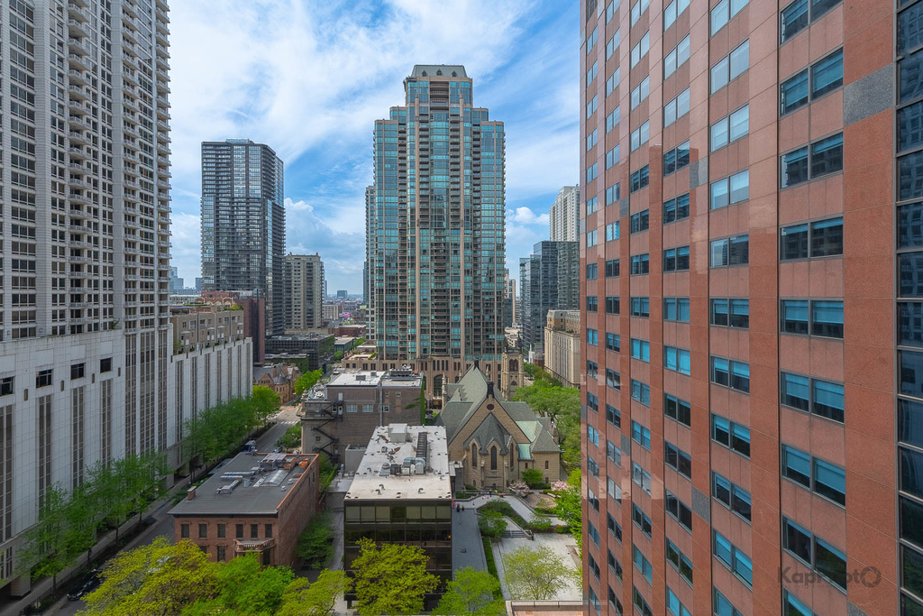 118 E Erie Street - Photo 27