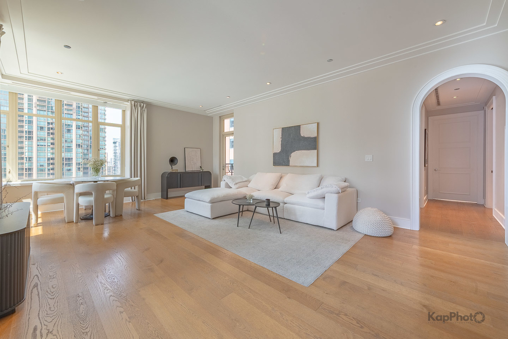 118 E Erie Street - Photo 22