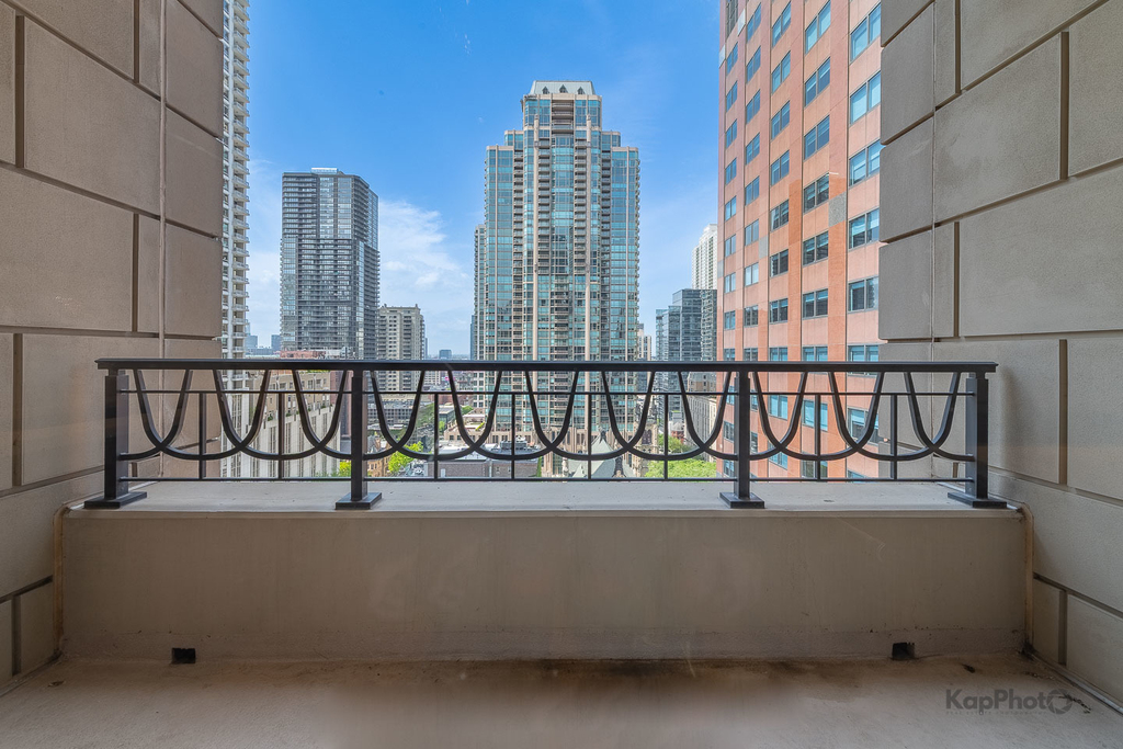 118 E Erie Street - Photo 26