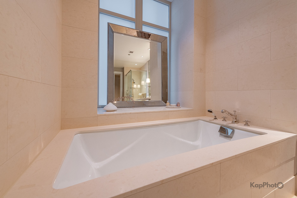 118 E Erie Street - Photo 44