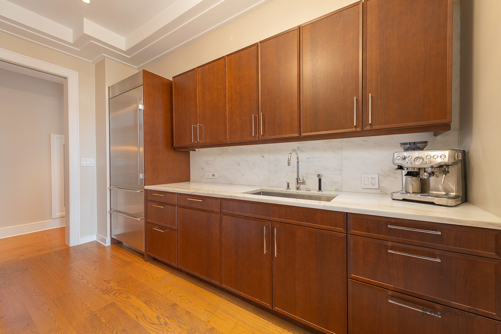 118 E Erie Street - Photo 37