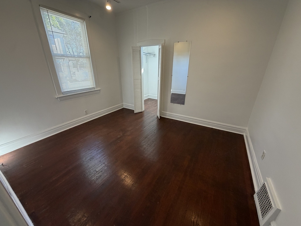 472 N Larch Avenue - Photo 11