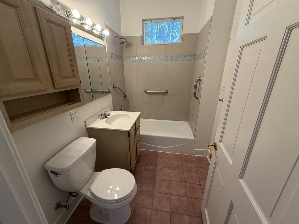 472 N Larch Avenue - Photo 12