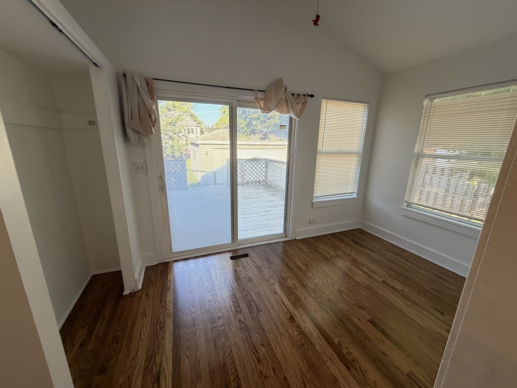 472 N Larch Avenue - Photo 8