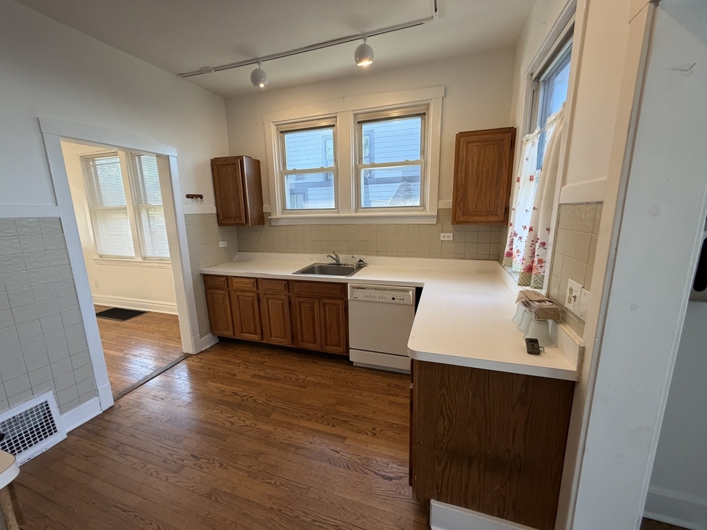 472 N Larch Avenue - Photo 7