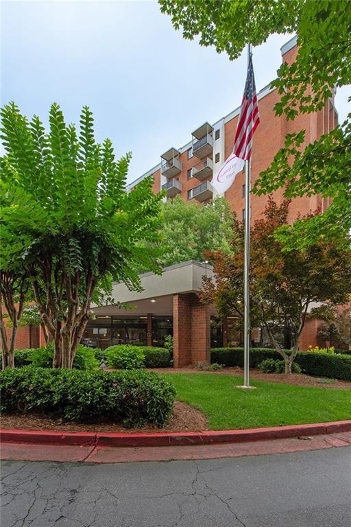 300 Johnson Ferry Road - Photo 3