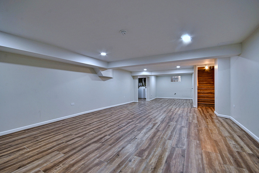 4915 Jerome Avenue - Photo 24