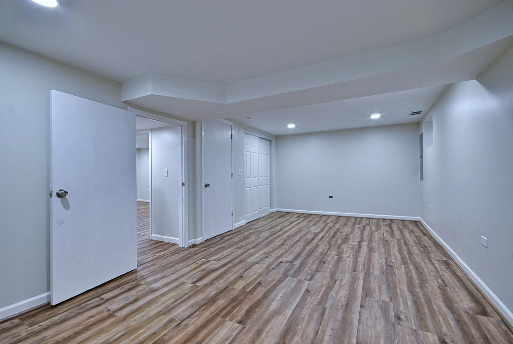 4915 Jerome Avenue - Photo 28