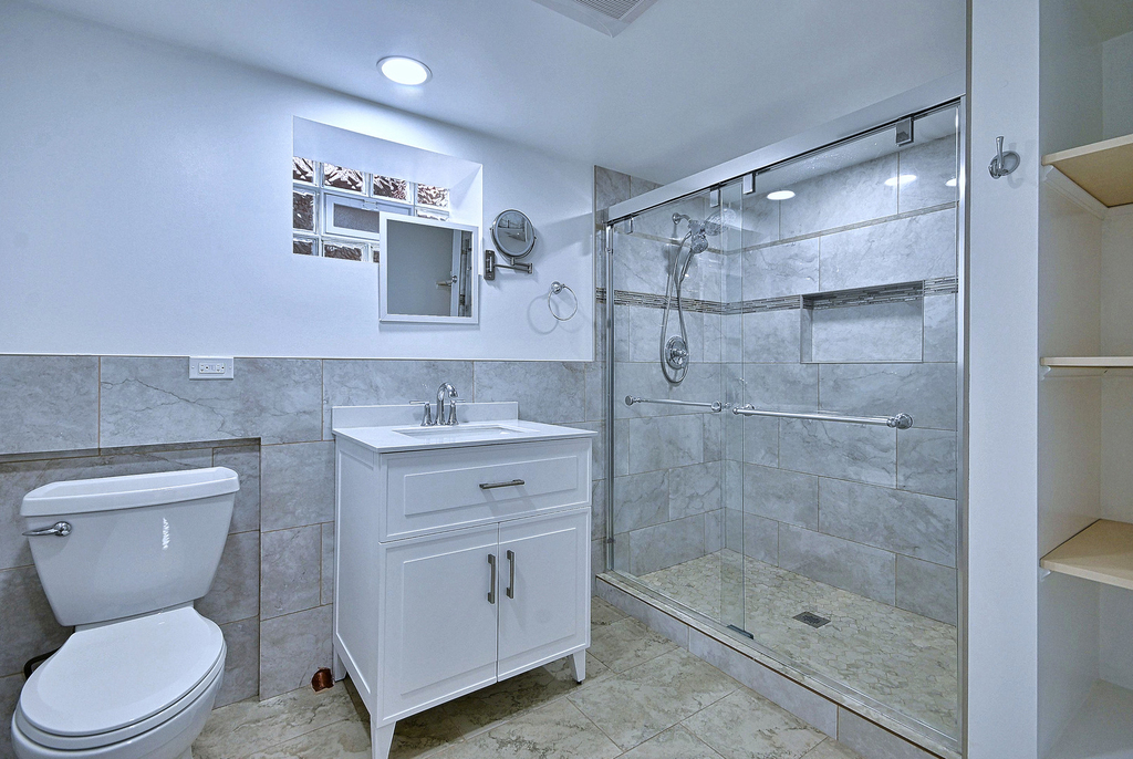 4915 Jerome Avenue - Photo 27