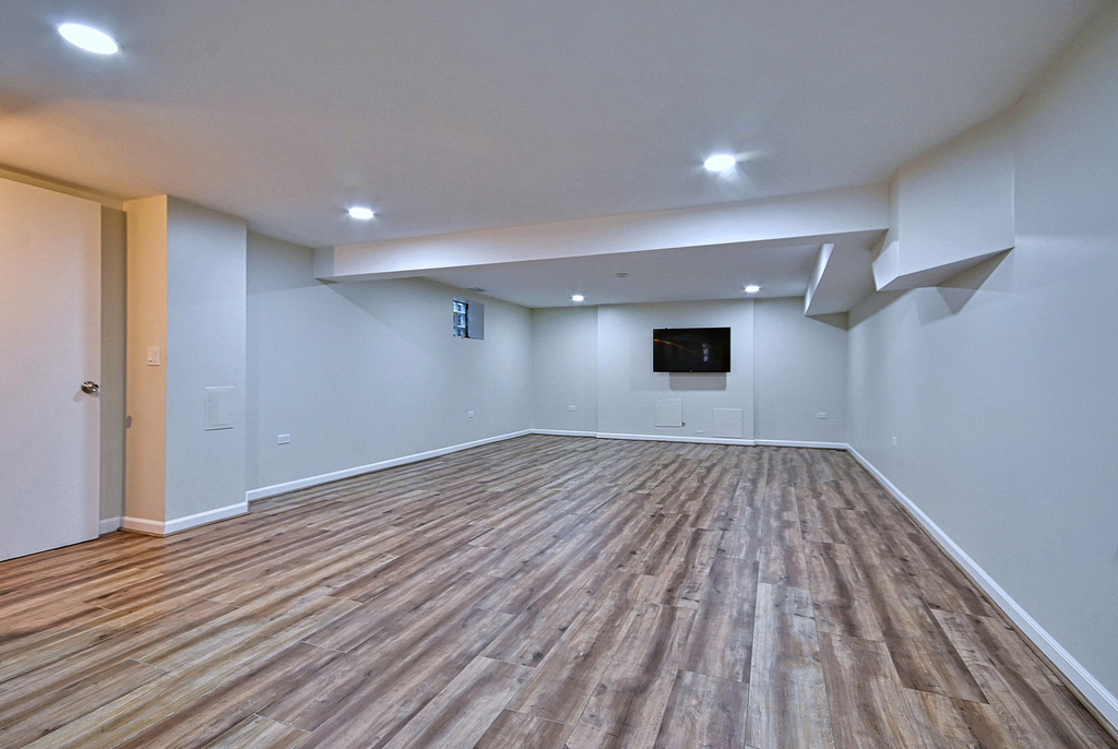 4915 Jerome Avenue - Photo 23