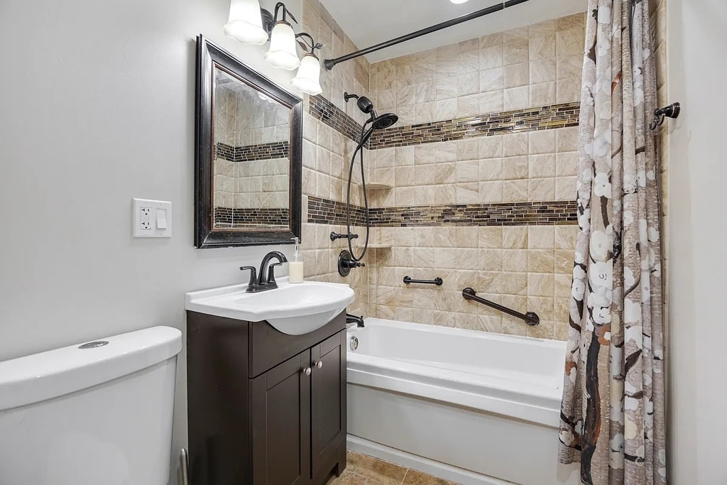 1715 W Thome Avenue - Photo 15
