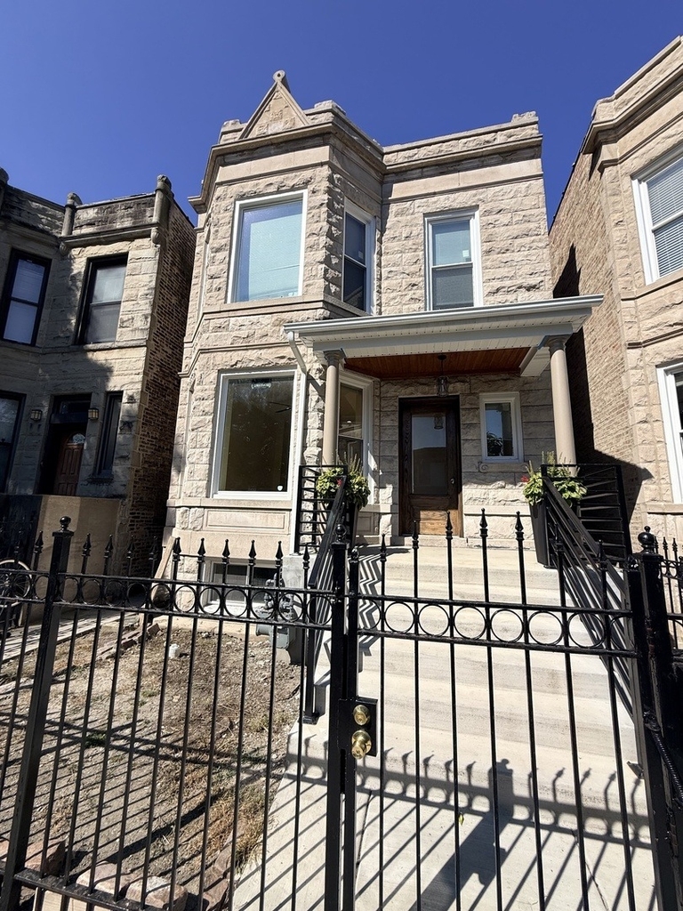 1334 N Ridgeway Avenue - Photo 0