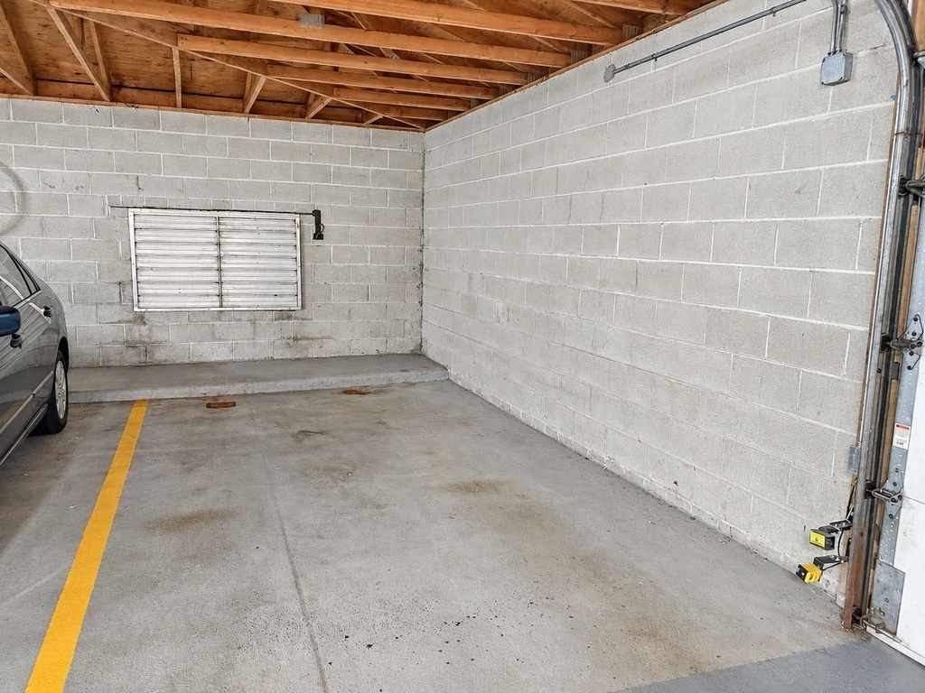 1 Bloomingdale Place - Photo 32