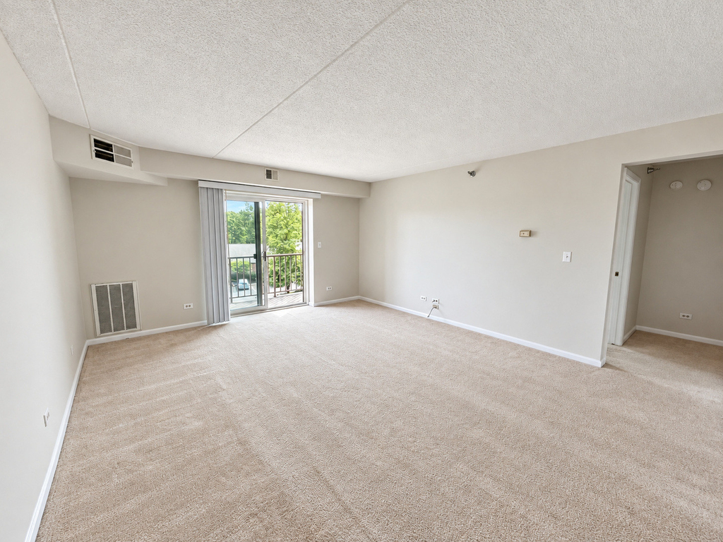 1 Bloomingdale Place - Photo 4