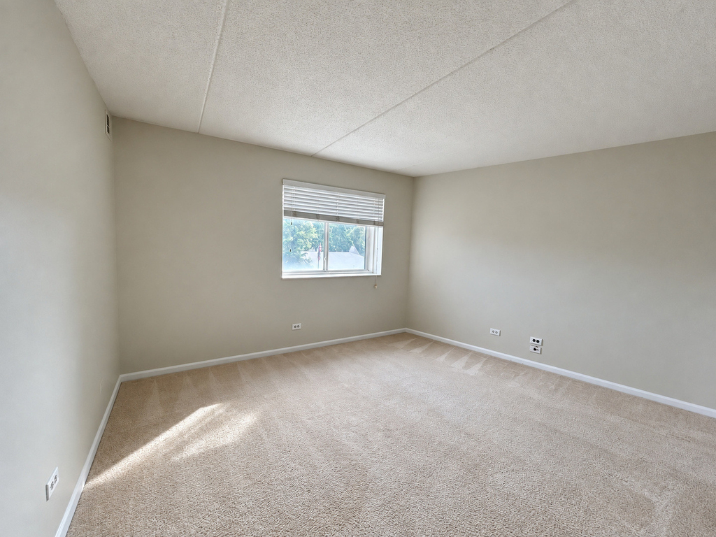 1 Bloomingdale Place - Photo 13