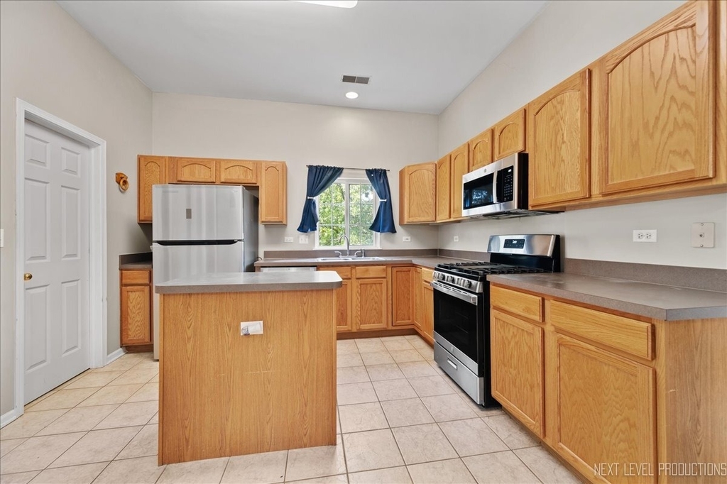 2402 Wilton Lane - Photo 6