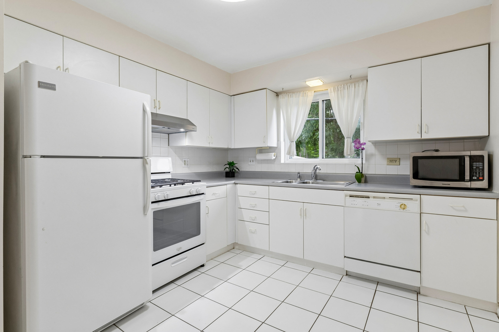 140 Green Bay Road - Photo 9
