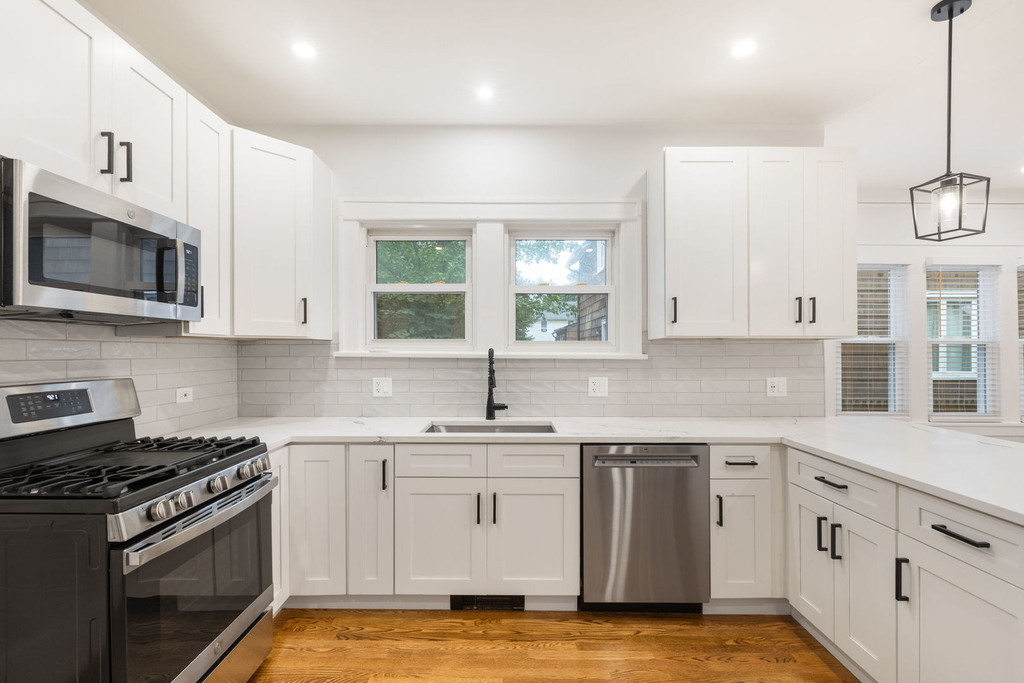 217 Highwood Avenue - Photo 5