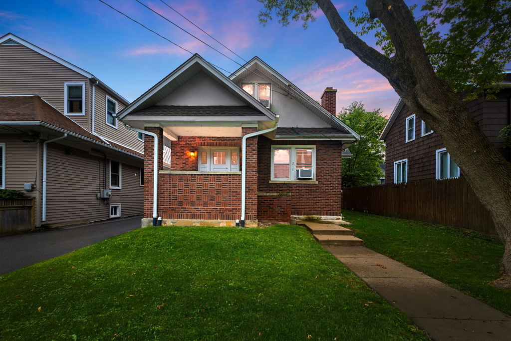 217 Highwood Avenue - Photo 0