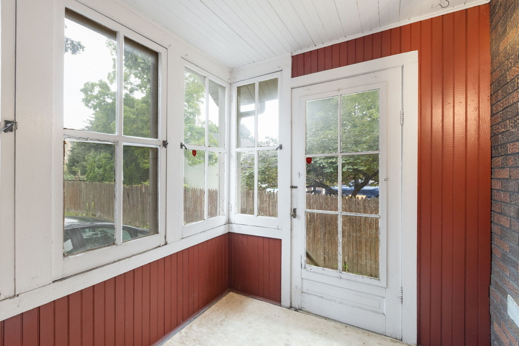 217 Highwood Avenue - Photo 13