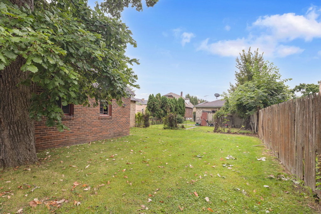 217 Highwood Avenue - Photo 16