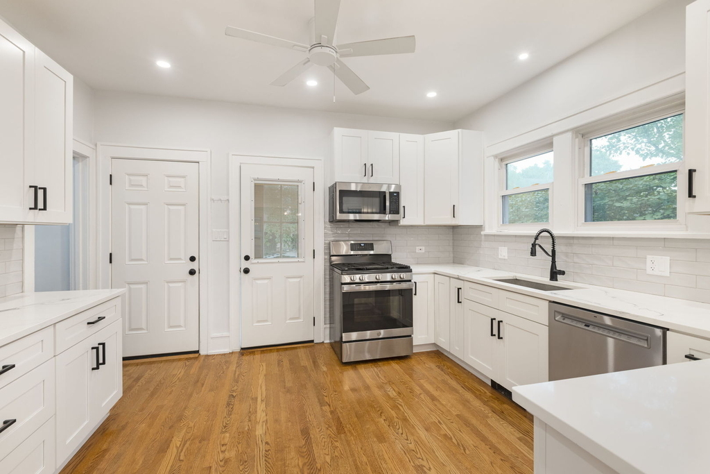 217 Highwood Avenue - Photo 6