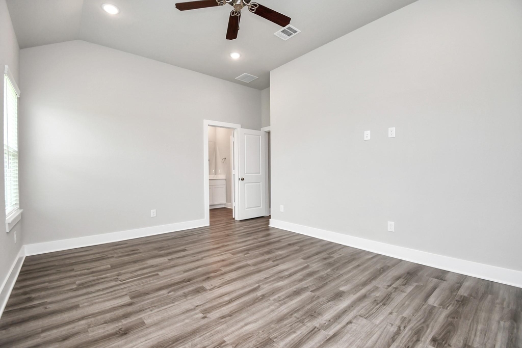 21027 Bay Village Drive - Photo 9