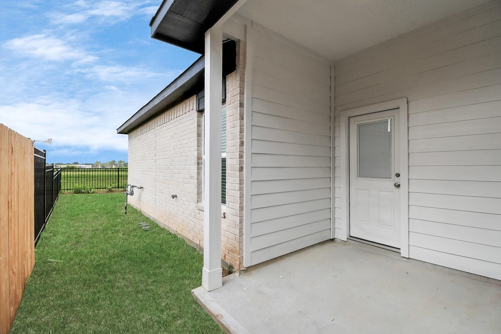 21027 Bay Village Drive - Photo 8