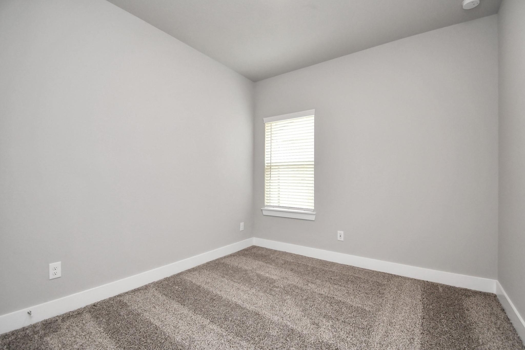 21027 Bay Village Drive - Photo 17