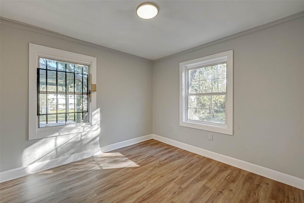5102 Lyndhurst Drive - Photo 10