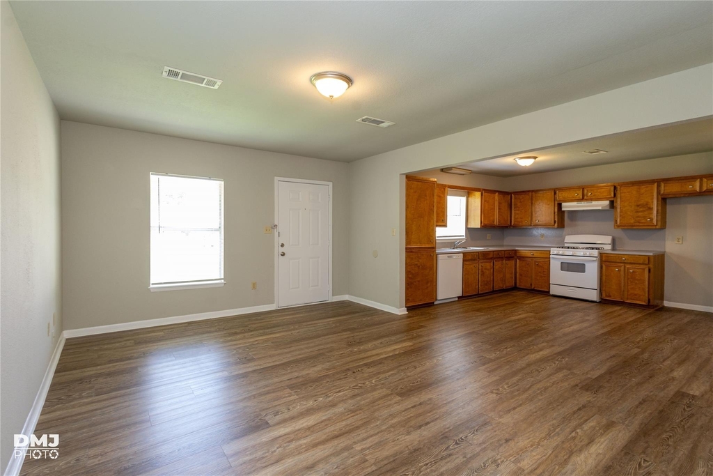 3140 Boyd Avenue - Photo 5