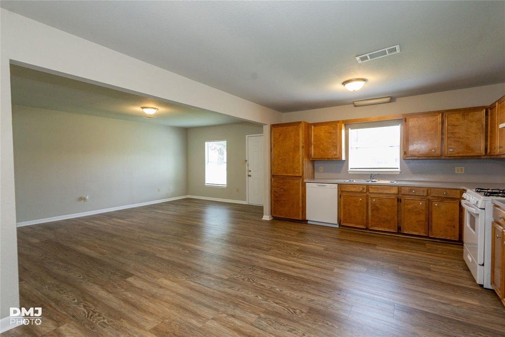 3140 Boyd Avenue - Photo 10