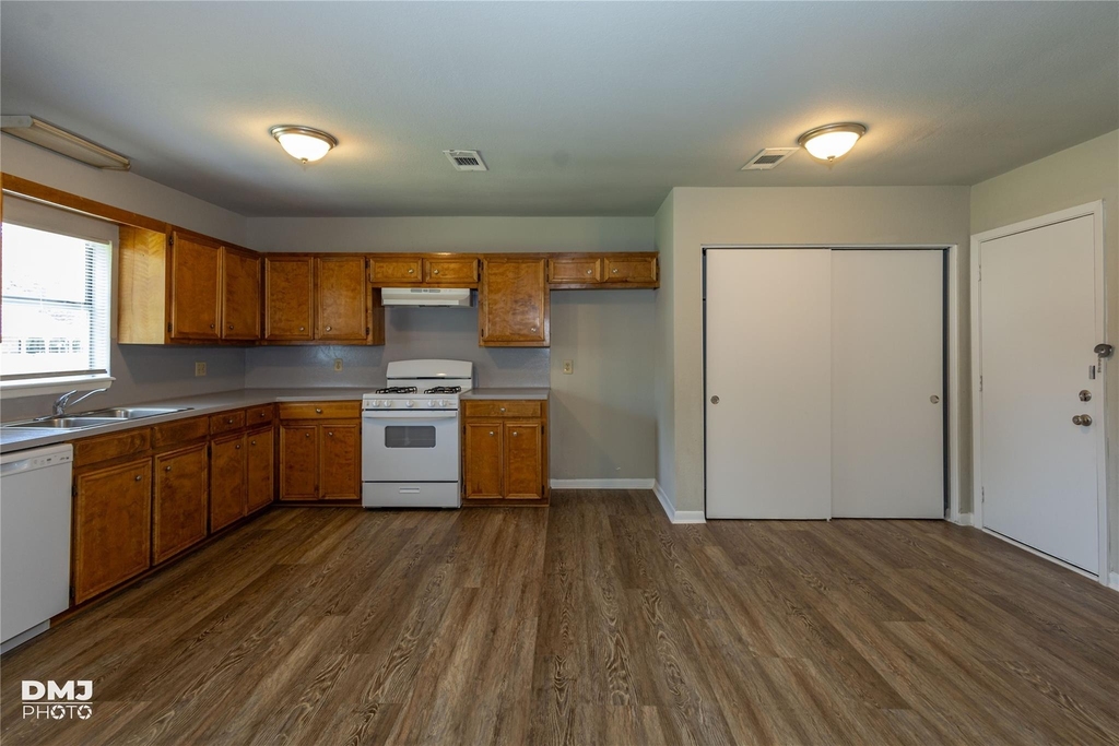 3140 Boyd Avenue - Photo 8