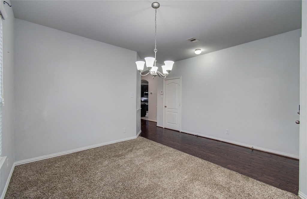 318 Bolton Drive - Photo 4