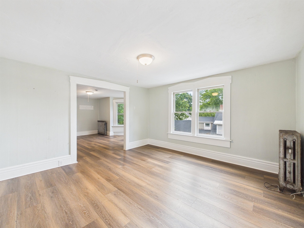 321 Roxbury - Photo 3