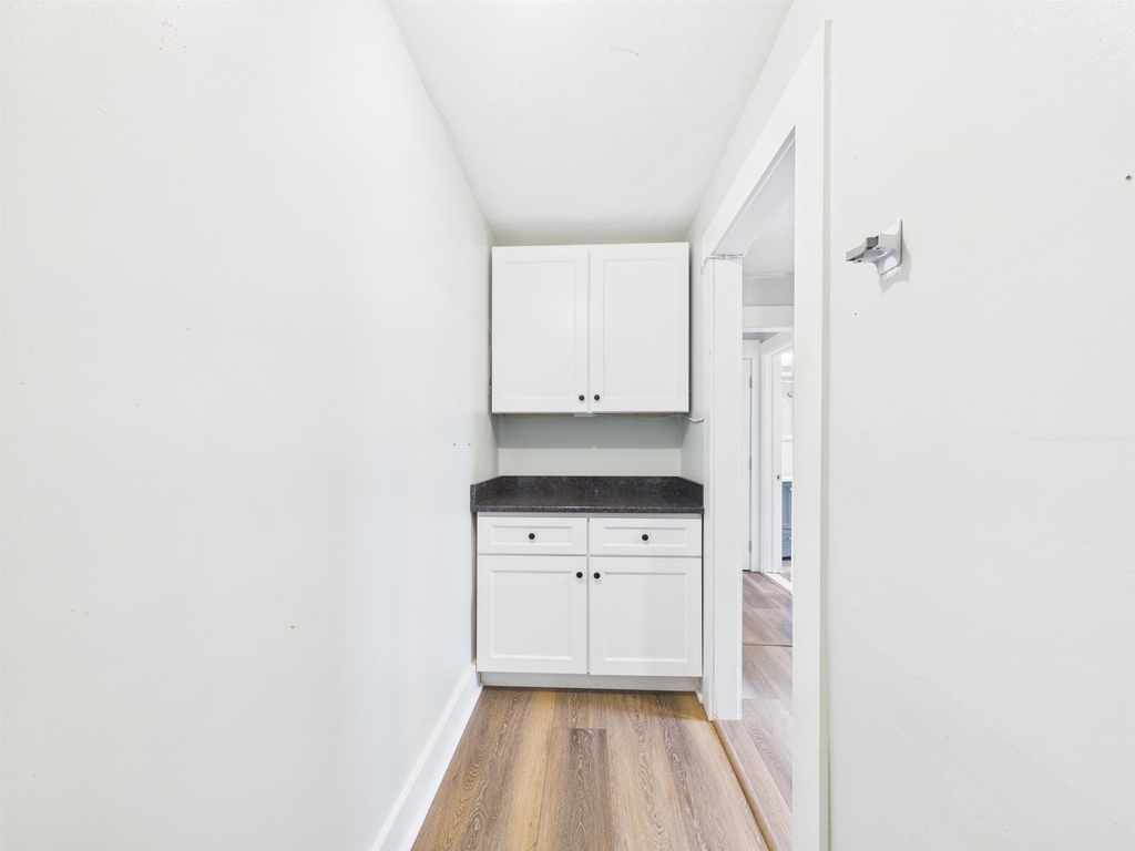 321 Roxbury - Photo 18