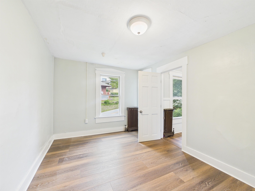 321 Roxbury - Photo 12