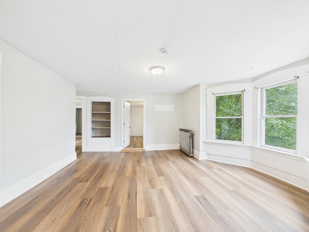 321 Roxbury - Photo 8