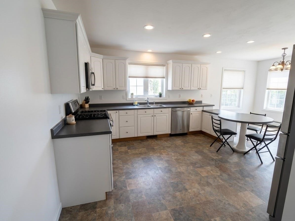 17 Burke - Photo 2