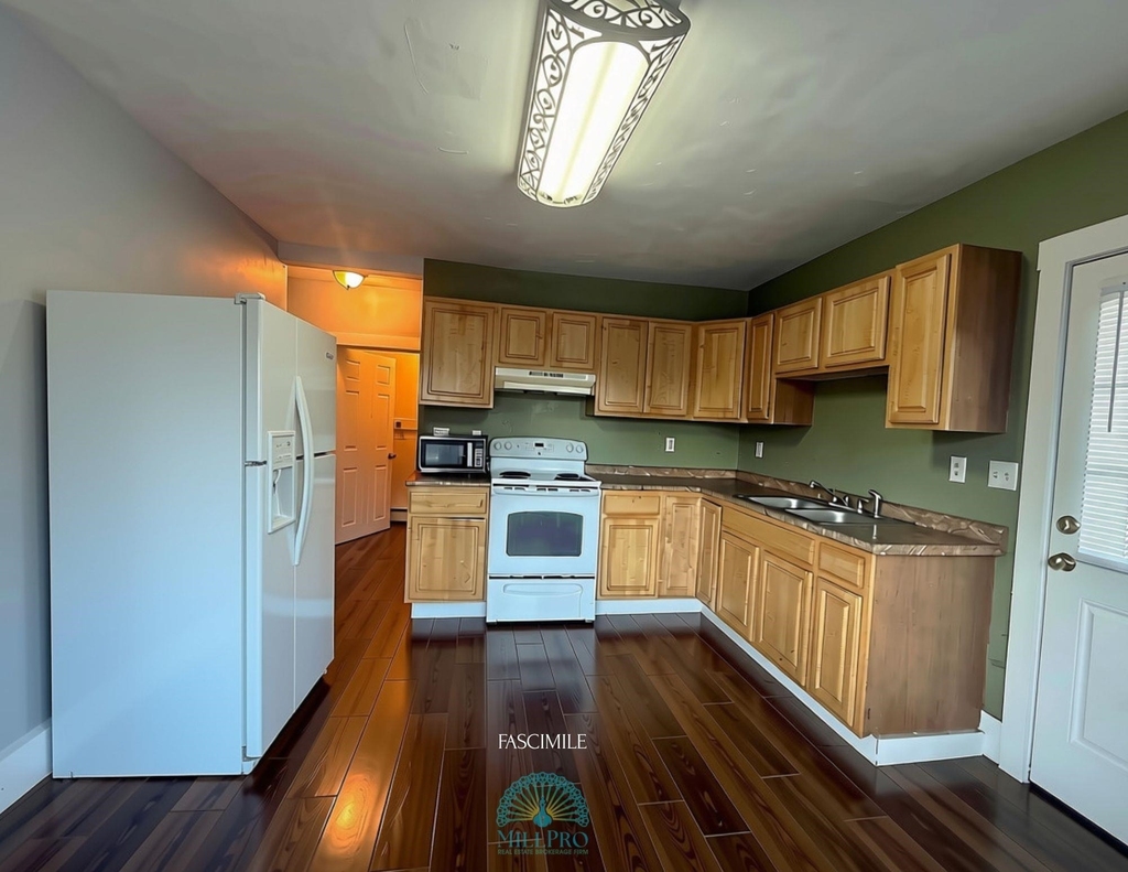 380 Lake - Photo 2