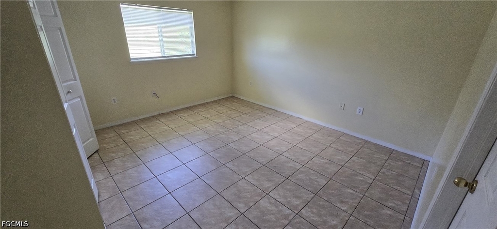 849 Motel Street E - Photo 1
