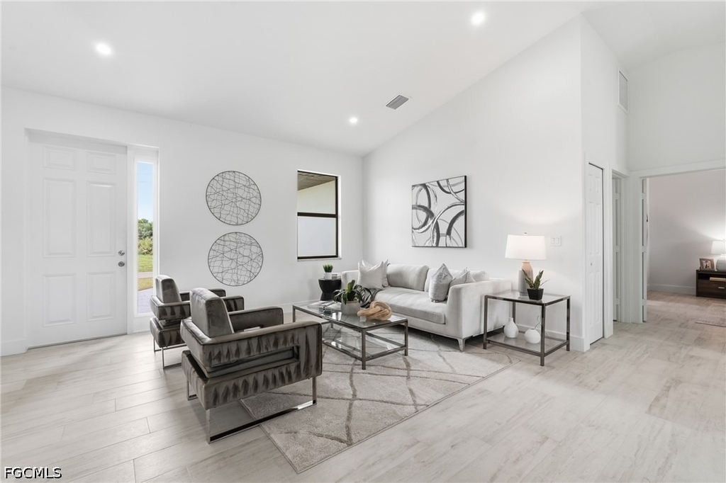 2210 Nw 9th Avenue - Photo 6