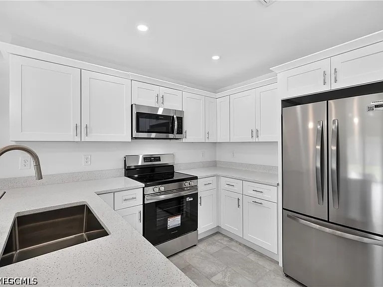 4688 Golfview Boulevard - Photo 4